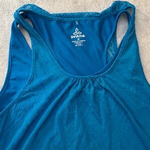 EUC PrAna Mika Double Layer Tank. Vibrant Aqua Women's Tank Top Outdoor Yoga